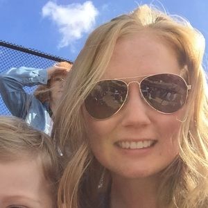 Meet your Posher, Stefanie