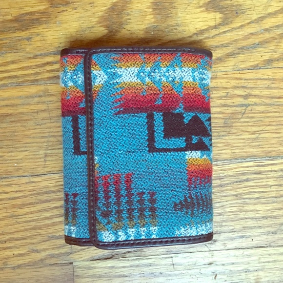 Pendleton wallet. Never used.