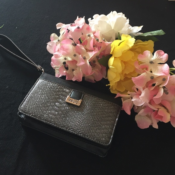 Relic wristlet