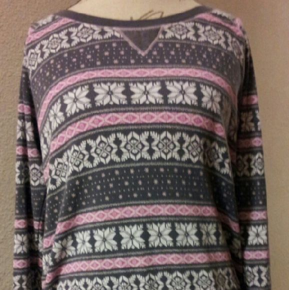 Victoria's Secret Snow Flakes Thermal/Top