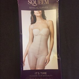 Squeem body shaper
