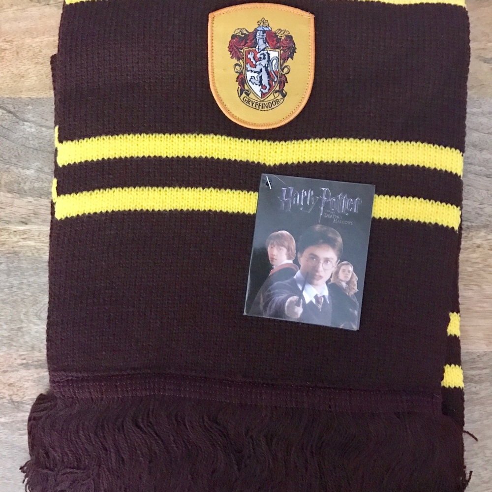⚡️HARRY POTTER SCARVES w/Fringe - Picture 2 of 3