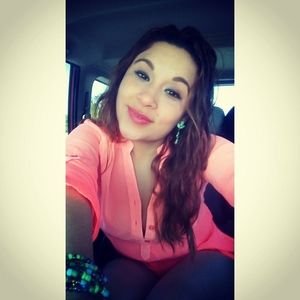 Meet your Posher, Beatriz