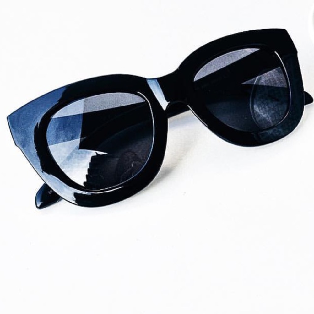 Quay Sugar & Spice Black Sunglasses 😍😍😍