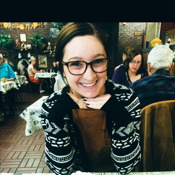 Meet your Posher, Ariana