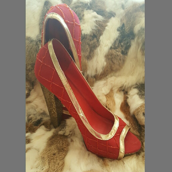 Size sexy glitter heels