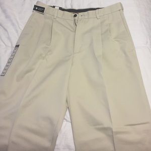 Haggar Men's Khaki 32 W 30 L