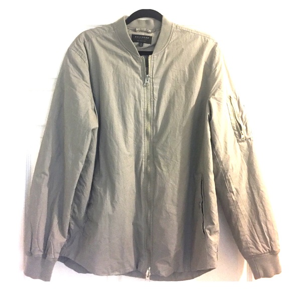 Gray bomber