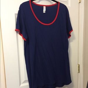 BNWT LuLaRoe Classic T size L, dark blue red trim