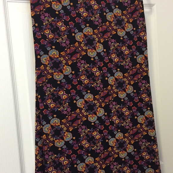 BNWT LuLaRoe Maxi skirt size S floral pattern