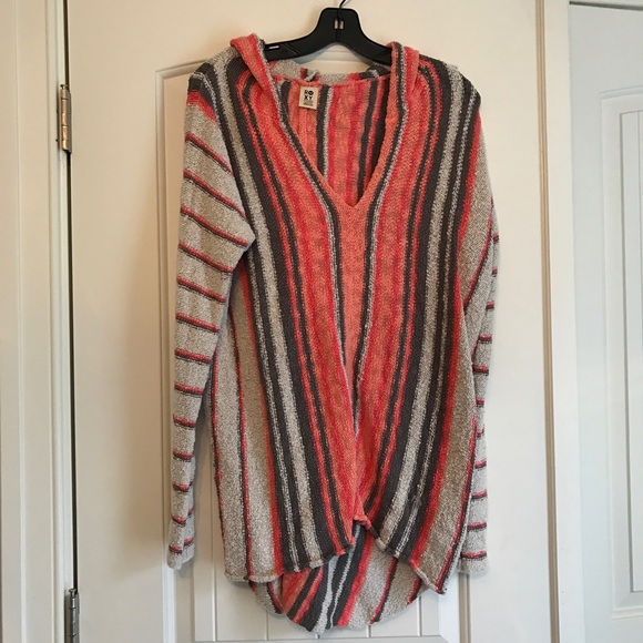 Roxy Pullover with hood