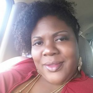 Meet your Posher, Dionne