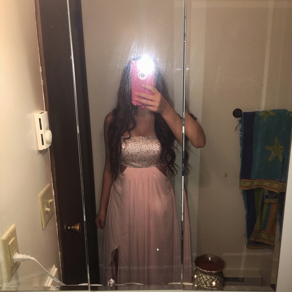Formal dress - Picture 2 of 2