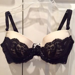 Like New VS Demi Bra