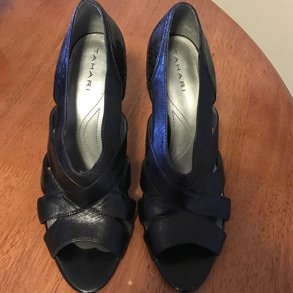 Tahari Kate, black open toe heels size 8.5