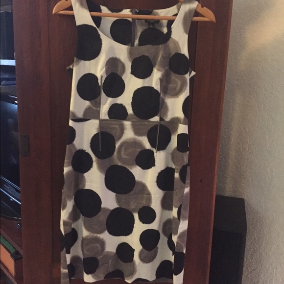 Donating soon! Cute work dress! Must bundle!