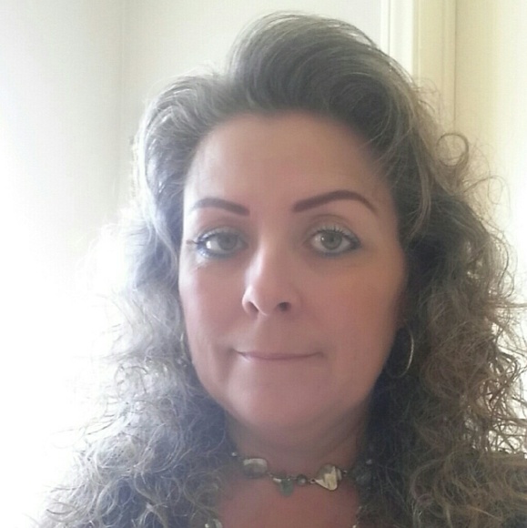 Meet your Posher, Yvonne - Picture 1 of 1
