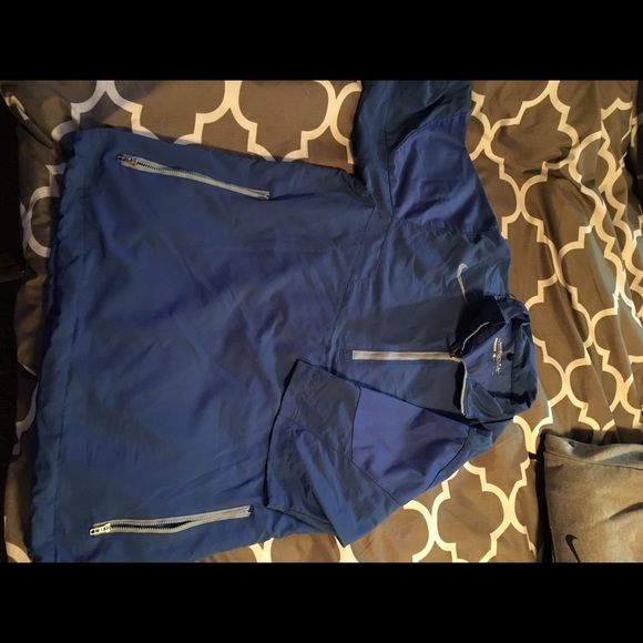 Nike golf wind breaker
