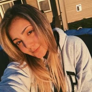 Meet your Posher, Julia