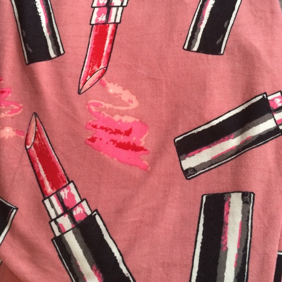 TC lipstick lularoe leggings