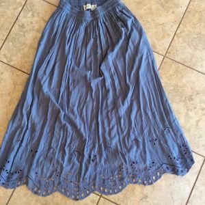 Casual corner skirt with cutouts