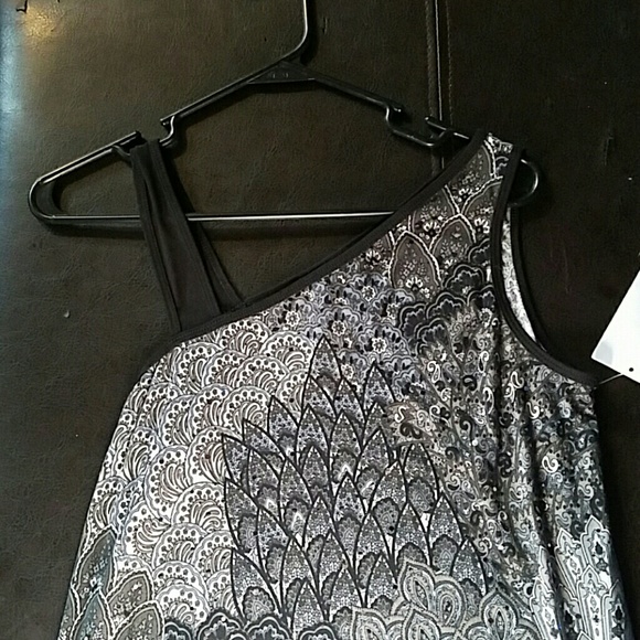 Beautiful Dress!!!! - Picture 3 of 3