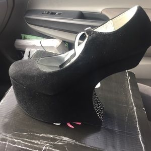 Mary Jane Curved Wedge