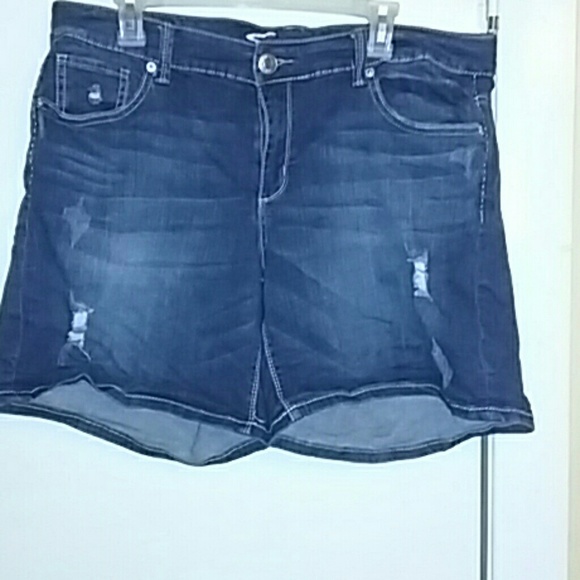Sale!!! Seven7 jean shorts size 18