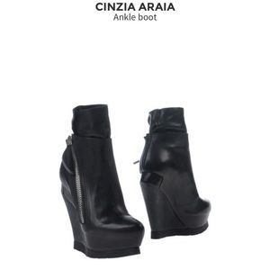 Cinzia Araia Soft Leather Boot