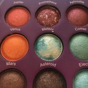 Galaxy chic palette by BH Cosmetics