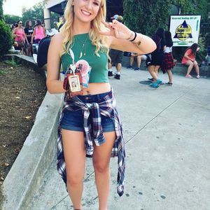 Meet your Posher, Abby