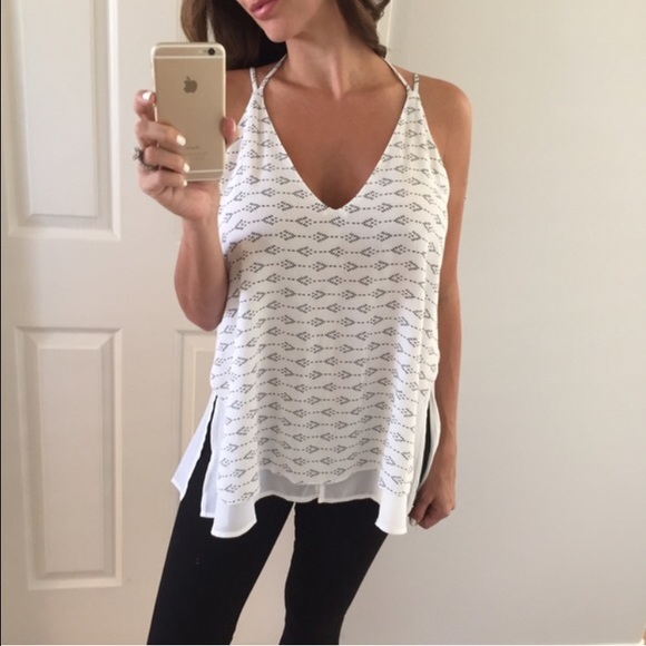 SOLD❌ REPOSH• Black & White Printed Top