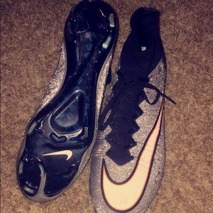 Soccer cleats