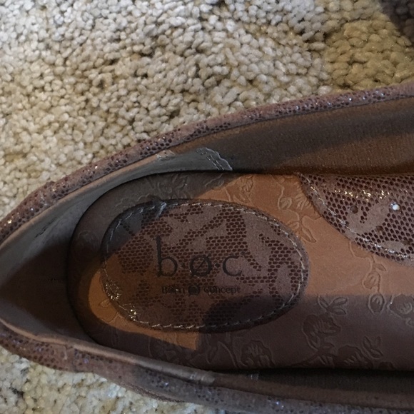 Too narrow for my feet, rarely worn - Picture 2 of 3