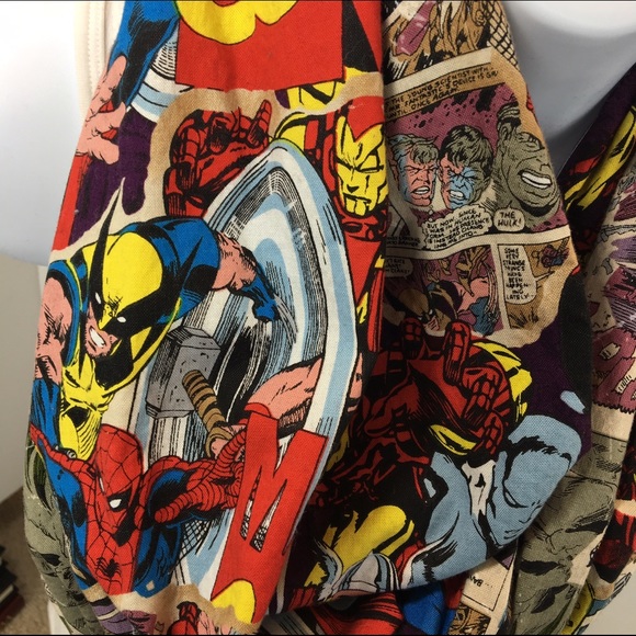 Marvel Comic Heroes Fabric Infinity Scarf - Picture 2 of 3