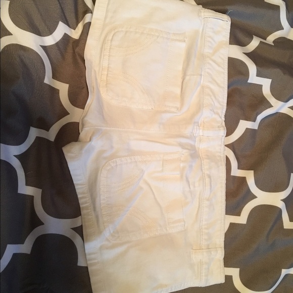 White shorts - Picture 2 of 2