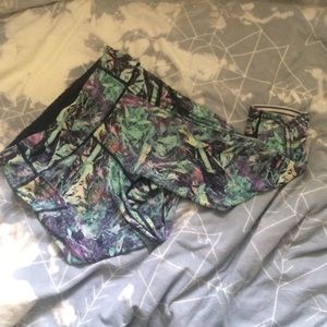 Lululemon printed capris