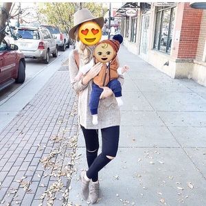 H&M beige sweater ❄️