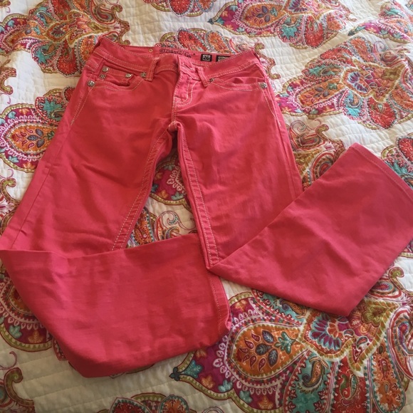 Miss Me cropped jeans