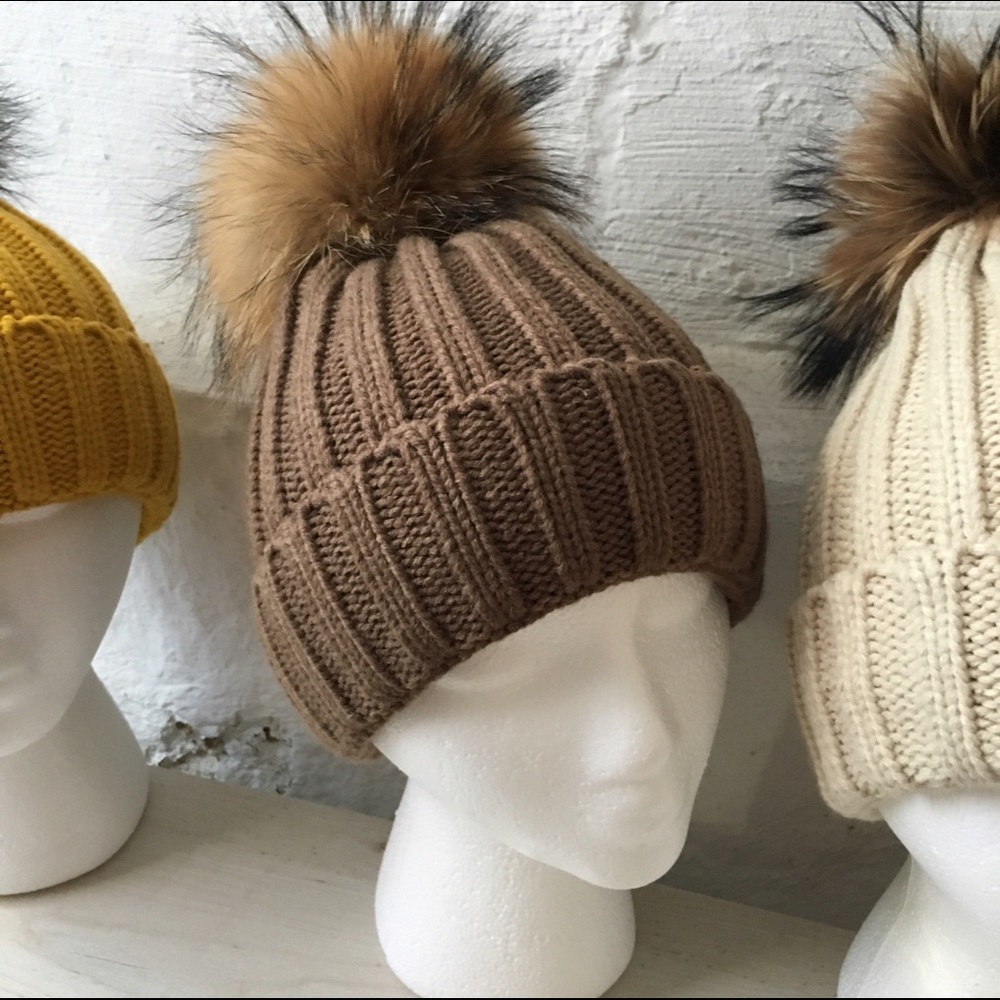 Real FUR Detachable POM Fleece lined hat