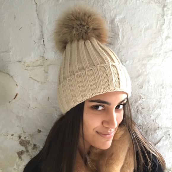 Real FUR Detachable POM Fleece lined hat - Picture 3 of 4