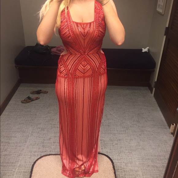 Red, intricately beaded prom dress / evening gown - Picture 2 of 3