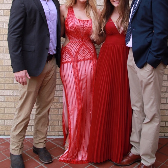 Red, intricately beaded prom dress / evening gown - Picture 3 of 3