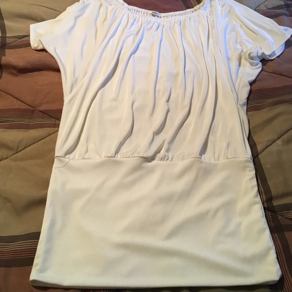 Scoopneck tunic.