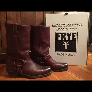 Women's Frye boots. Harness 12R. Size 11.