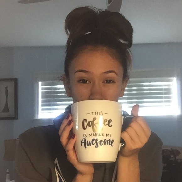 Meet your Posher, Rayna - Picture 2 of 2