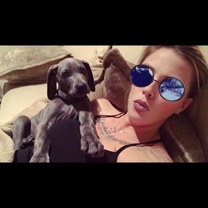 Meet your Posher, Abbey