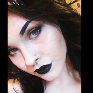 Meet your Posher, Devon