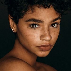 Meet your Posher, Chari