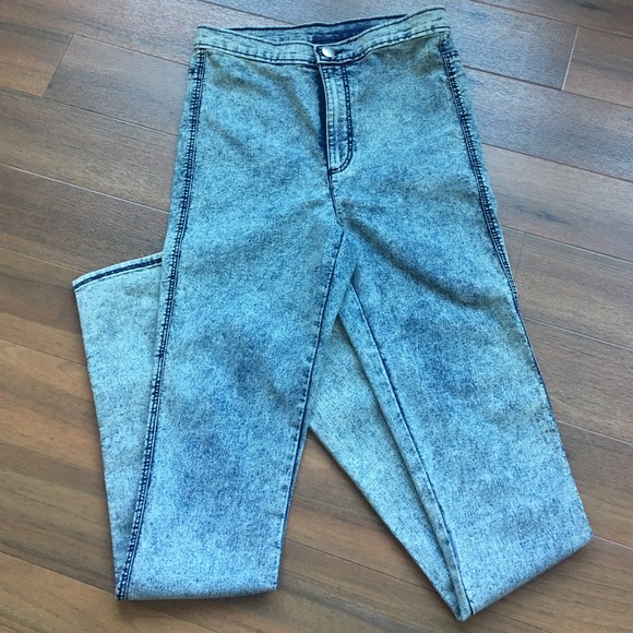 Only worn once Fun jean jeggins for sale